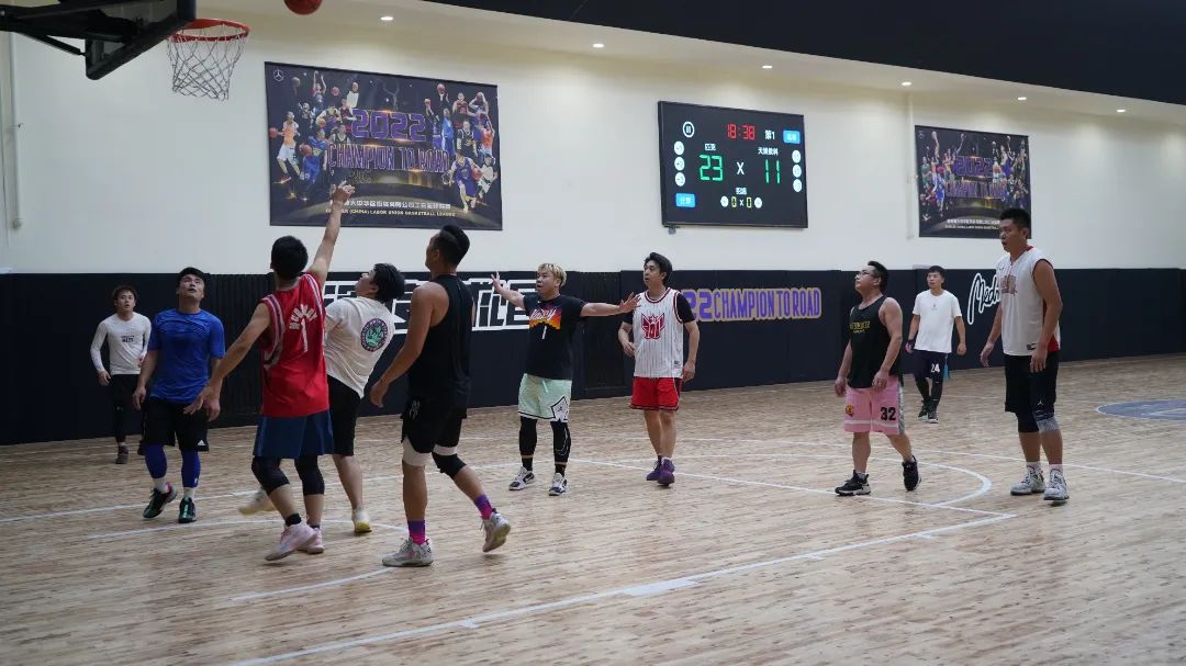 以球会友——匹克&胜天国际篮球友谊赛(图1)